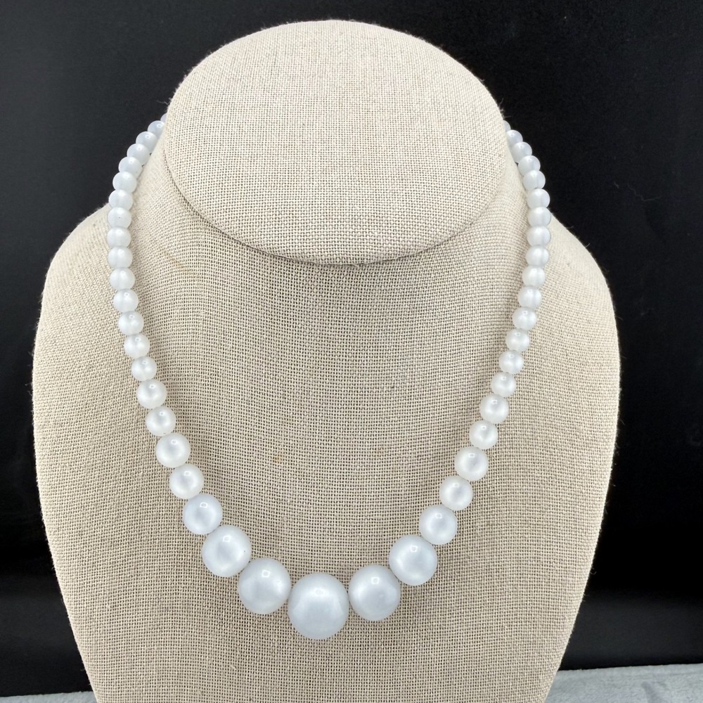 Vintage Estate Moonglow Necklace White Beaded Graduated Lucite 16 Inch